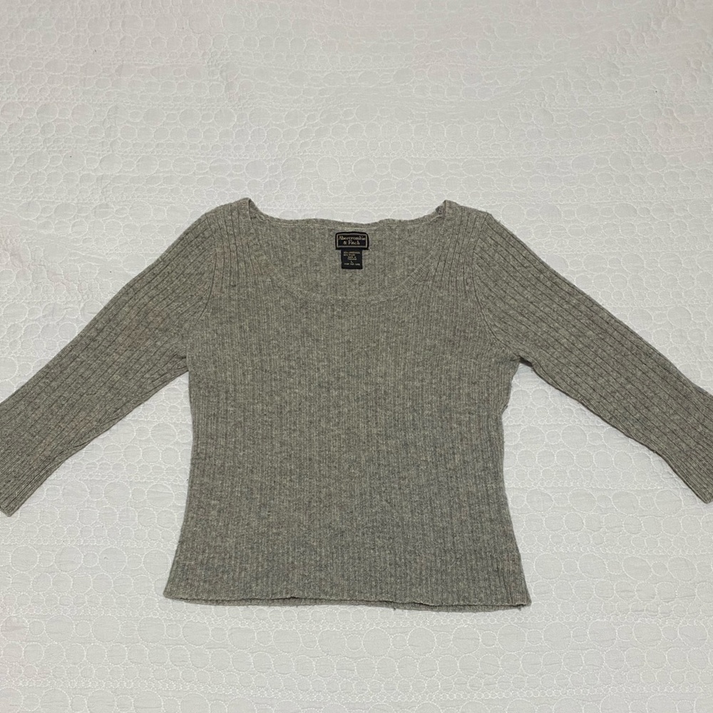 Gray Abercrombie & Fitch Sweater